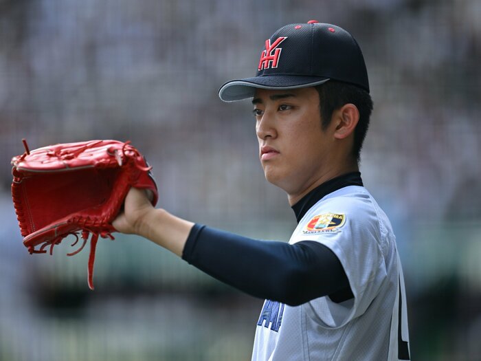 甲子園で“奪三振率11.33”横浜・織田翔希は「あまりにスゴくて笑みが」「球が大きくなる」対戦校主砲が驚き…生々しい最速156キロの衝撃証言＜Number Web＞ photograph by Hideki Sugiyama