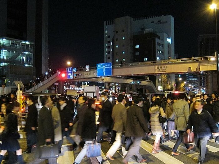 震災で麻痺した東京の都市機能。自転車通勤を始める人に5つの提言。＜Number Web＞ photograph by Satoshi Hikita