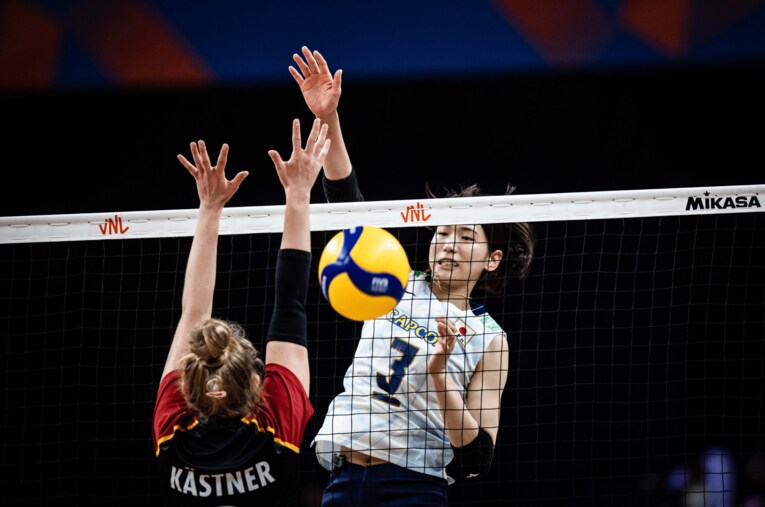 古賀紗理那（VNLドイツ戦）©︎Volleyball World