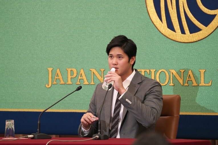 大谷翔平の記者会見「質問レベルが低すぎ」論争で思い出す、引退の浅田真央に「トリプルアクセルに声をかけるなら？」の意外な結末(10)