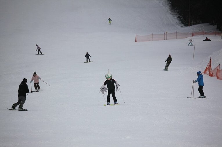 バク宙もスキーもこなすマスコット。J3鳥取ガイナマンの本音訊いてみた。(16) ／ photograph by GAINARE TOTTORI