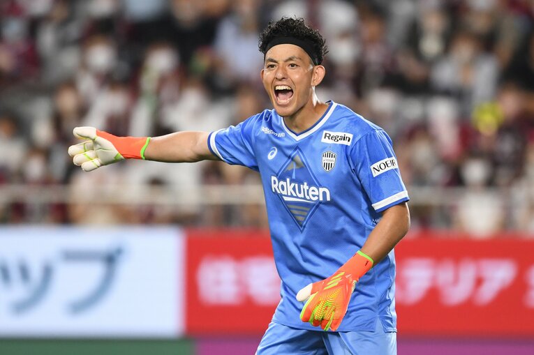 大迫勇也の“半端ないメンタル”が崖っぷちの神戸を蘇らせた…J1残留を争う激闘でカメラマンがとらえた決定的瞬間「PK蹴る気満々だ」(39)