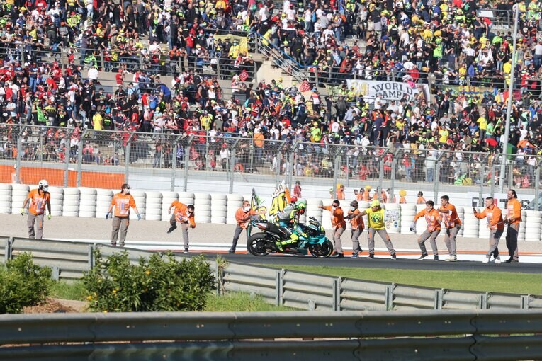 photograph by Satoshi Endo