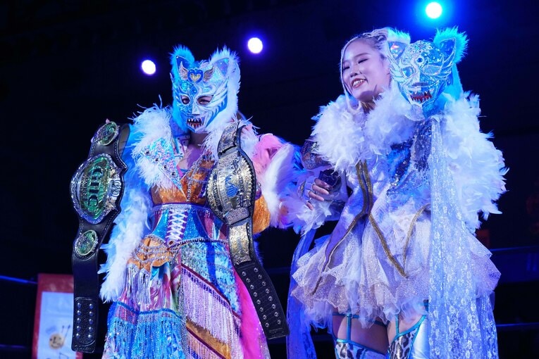 ビクトリア弓月と岩谷麻優。1月12日、後楽園ホール　©Essei Hara