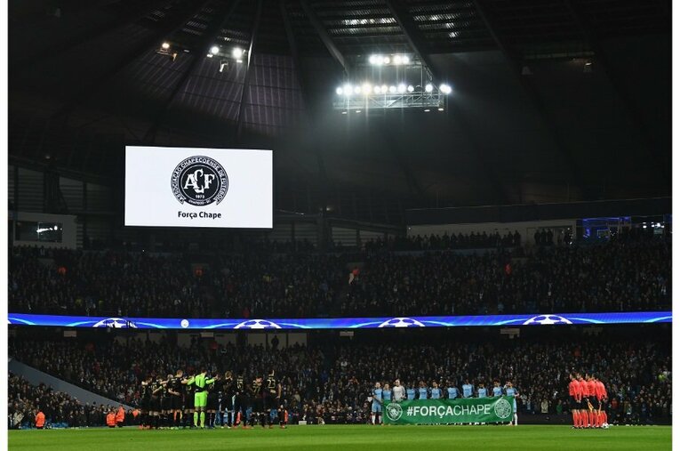 CLなど全世界中でも追悼が実施された©Getty Images