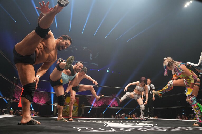 「お前、あの騒動があったのによく来たな」“今のプロレス批判”で炎上した前田日明に、ウナギ・サヤカがモノ申した真意「ぶん殴られようが…」(20)