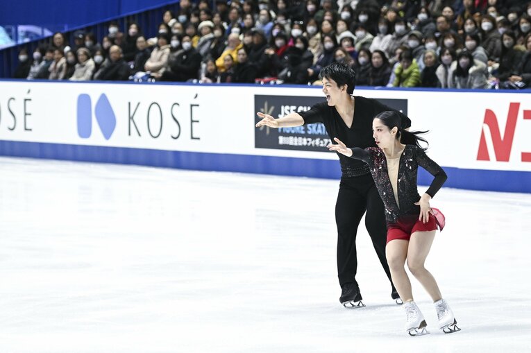 全日本選手権で優勝した三浦璃来・木原龍一　©Asami Enomoto