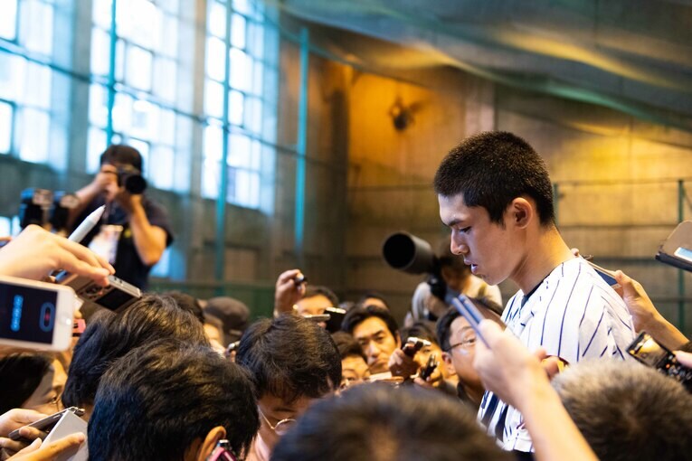 【大船渡ー花巻東／2019年岩手大会決勝】佐々木朗希の登板回避は大論争を巻き起こした　©Asami Enomoto