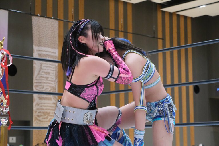 学級委員長も務めた「高校生レスラー」 吏南（17歳）がタイトル戦で見せた“肩書き以上の可能性”…来春の卒業後はプロレス専念へ(58)