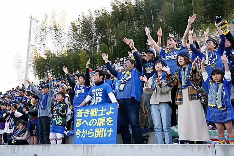 J3昇格、今治・岡田武史の本音（上）。「田舎のプレスリーではいけない」(2)