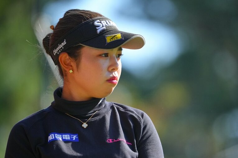 今季5勝を挙げて年間女王となった山下美夢有（21歳）。日本人としては初めて“平均ストローク60台”を達成するなど圧倒的な強さが光った ／ photograph by Yoshimasa Nakano/JLPGA via Getty Image