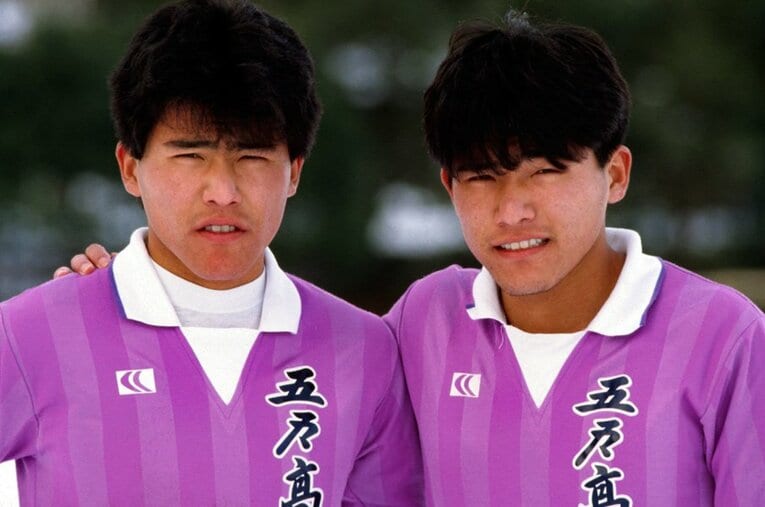 手倉森誠（左）、手倉森浩／五戸 ／ photograph by Katsuro Okazawa/AFLO