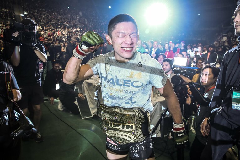 RIZINバンタム級王者となった堀口は、敵地ベラトールでもコールドウェルに勝利し二冠王者となった　©RIZIN FF Susumu Nagao