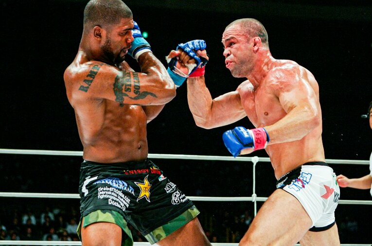 2004年10月の『PRIDE.28』、ヴァンダレイ・シウバとクイントン・“ランペイジ”・ジャクソンの2度目の対戦。この直後、衝撃的なKOシーンが生まれた ／ photograph by Susumu Nagao