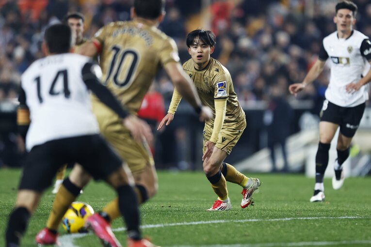 「書くに堪えない暴言が逆側で」久保建英への“人種差別ヤジ”現場で何が…撮影取材で見た背景「簡単に言い表せないけど」スペイン人も寂しそうに(2)