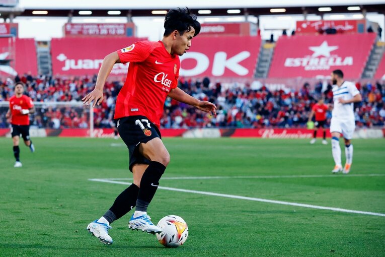 “久保建英が倒されても笛が鳴らない”スペインでの苦悩… 活路はやっぱり“韓国の至宝”との関係性？〈撮影者の視点〉(35)