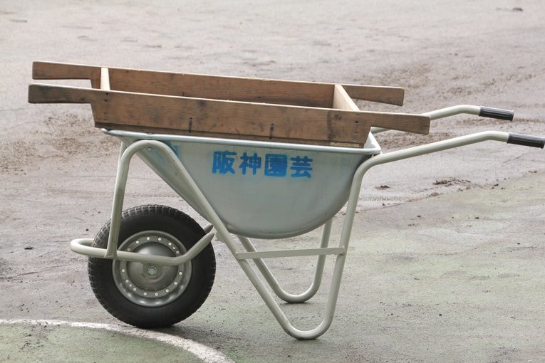 「阪神園芸は神整備だし神対応なのか…」 前夜は雨→甲子園での試合当日朝に《職人の技》をじっくり見せてくれた(11)