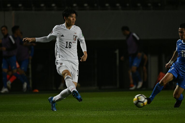 モンゴル戦での冨安　©Takuya Sugiyama/JMPA