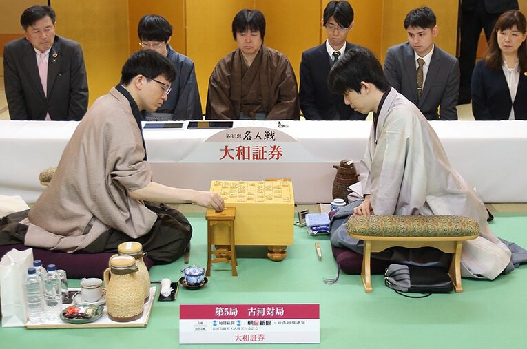 藤井聡太と永瀬拓矢の名人戦第5局 ／ photograph by 日本将棋連盟