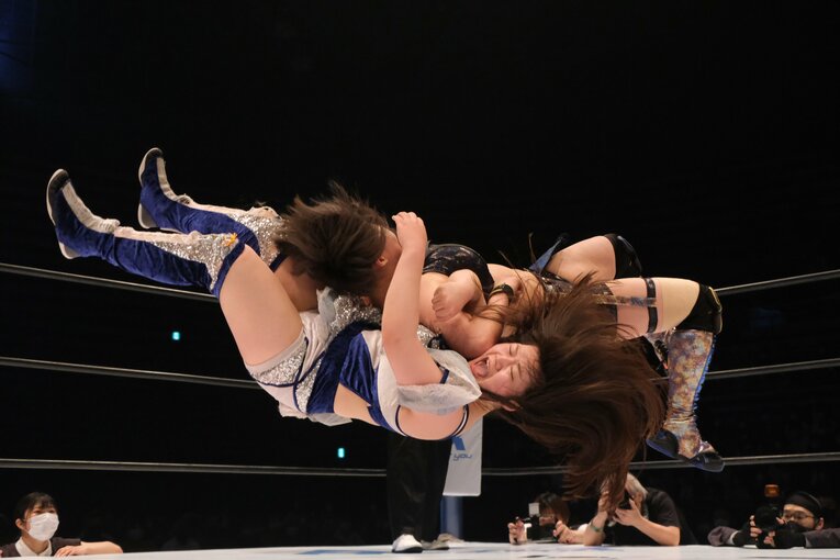 スターダム新勢力God's Eye、無敗の原動力とは？ 下剋上でトーナメント優勝のMIRAIに朱里が語った期待「少しの変化で大きく伸びる」(26)