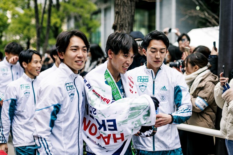 【大手町のゴール…オフショット】　©Kiichi Matsumoto