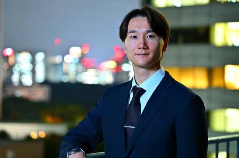 東京大学史上6人目のプロ野球選手として注目された宮台康平さん。現役引退後、猛勉強を経て法科大学院に進み、司法試験に一発合格した ／ photograph by Hideki Sugiyama