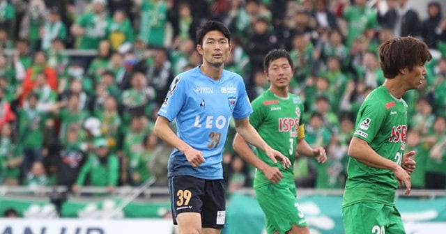 横浜FCと瀬沼優司がJ1を逃して涙。東京V戦、終了間際の2つのプレー。（2／5） - Jリーグ - Number Web - ナンバー