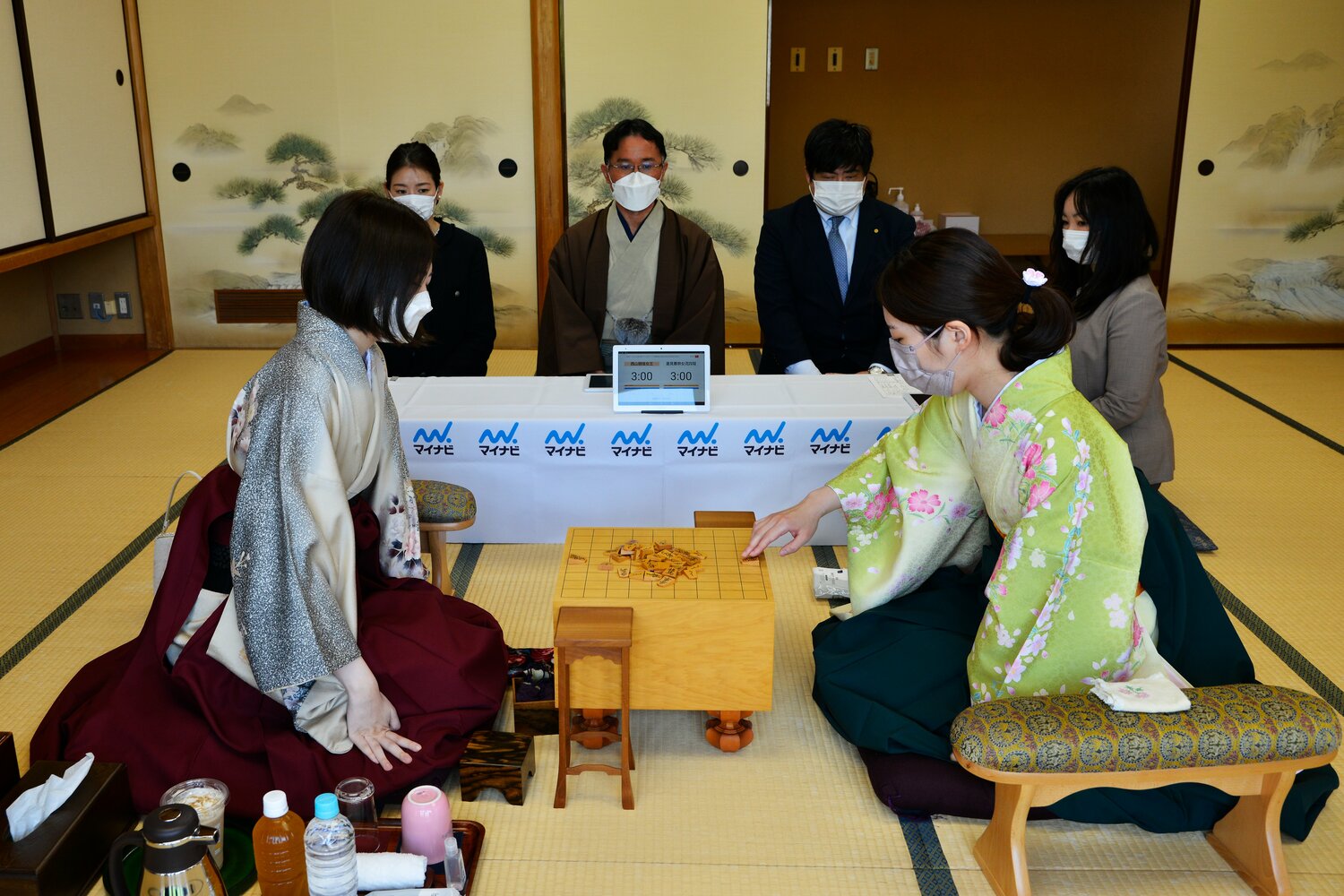 西山－里見で行われたマイナビ女子オープン第3局　©日本将棋連盟