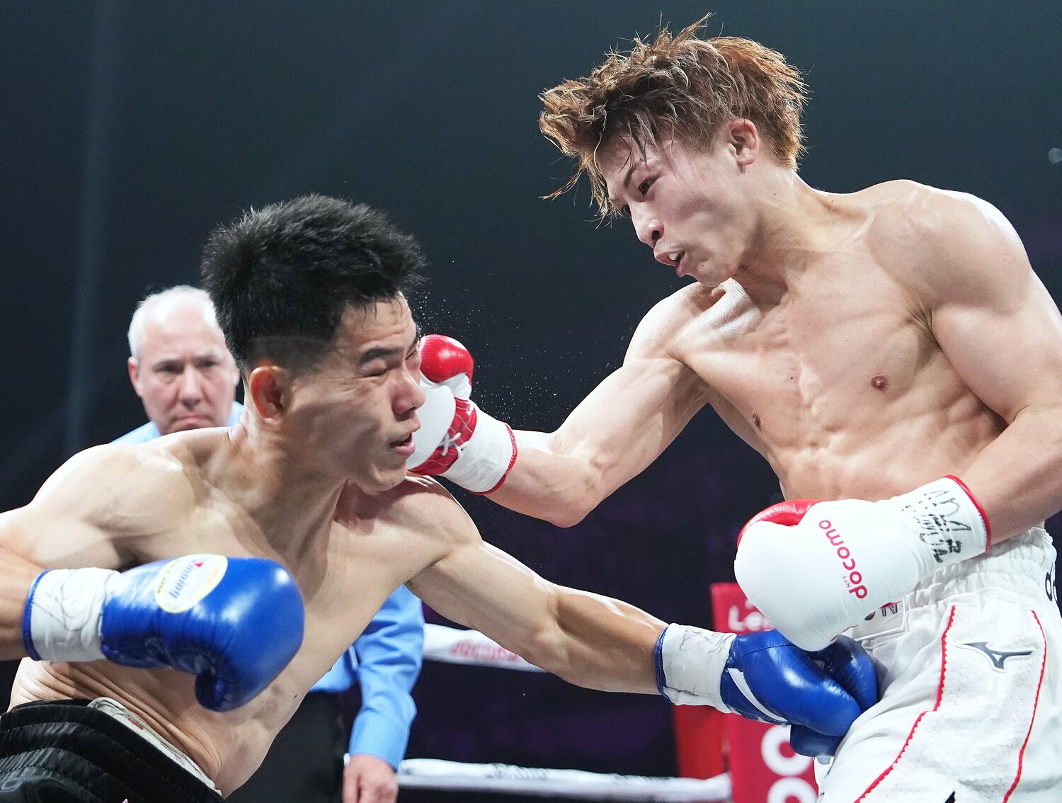 2ラウンド終盤、井上の狙いすました右カウンター。福田氏はこのパンチで「終わり」を予感した ©Naoki Fukuda