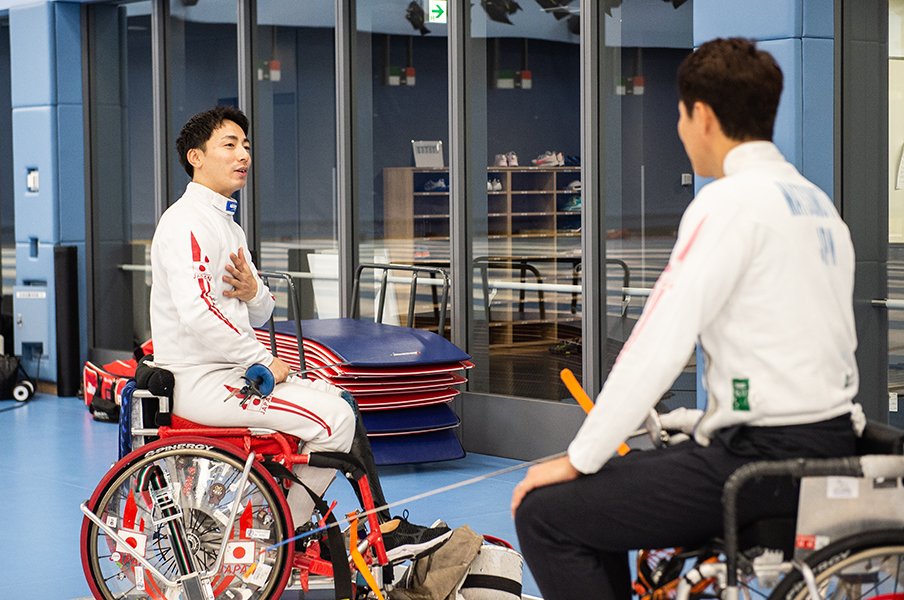 加納慎太郎が車いすフェンシングとヤフー入社までを松岡修造に語る。＜Number Web＞ photograph by Nanae Suzuki
