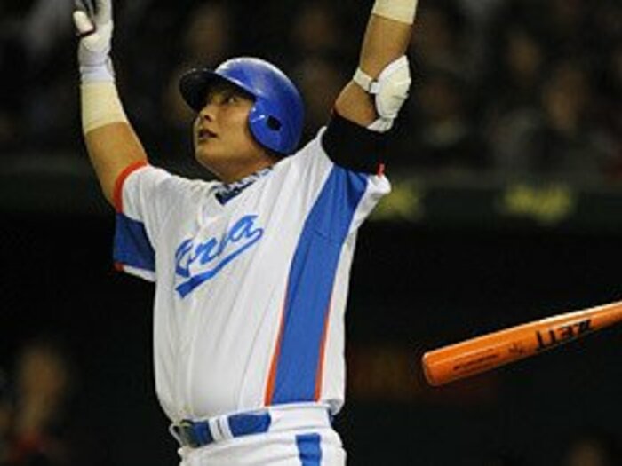 “韓国の主砲”キム・テギュン、「日本野球経由メジャー行き」の不安。＜Number Web＞ photograph by Naoya Sanuki