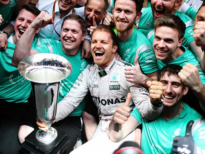 F1界で無冠の帝王vs.無敵王者の戦い。ロズベルグ最大の敵はチームメイト!?<Number Web> photograph by Getty Images