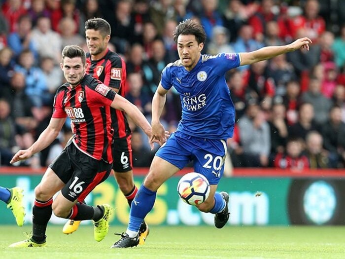 また監督交代、レスターよ気づけ！岡崎慎司こそ“2.5トップ”の最適任。＜Number Web＞ photograph by Getty Images