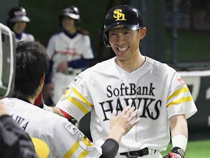 SB本多雄一が「最強ボディ」に激変！号泣と猛練習でレギュラー奪取宣言。＜Number Web＞ photograph by Kyodo News