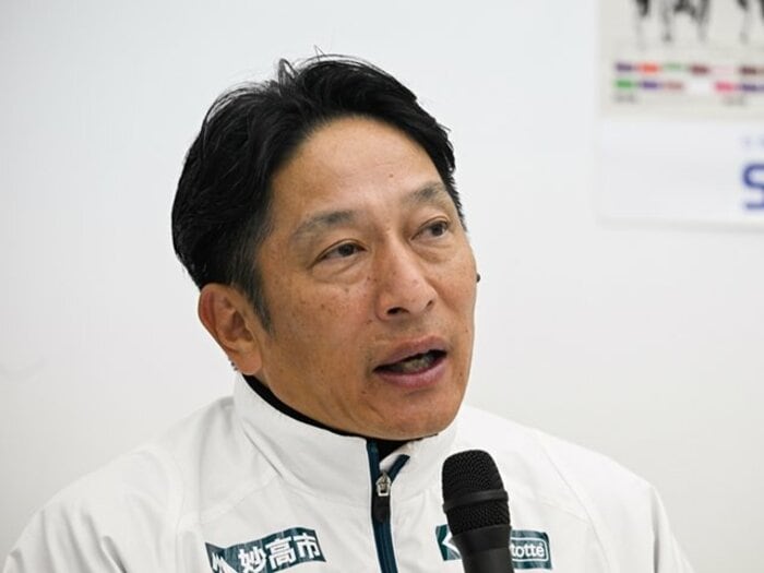 「はっきり言えば、クビでした」青学大・原晋監督が実業団ランナーを引退した日…「会社員としても戦力外に近かった」元選手サラリーマンの逆転物語《箱根駅伝BEST》＜Number Web＞ photograph by Nanae Suzuki