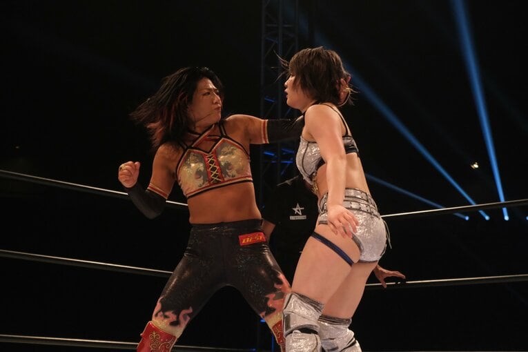 水着グラビアも披露のアイドル路線から急転換…素顔は“オラオラ”、スターダムのベルトも獲得した岩田美香の渇望「総合格闘技かキックにも」(13)