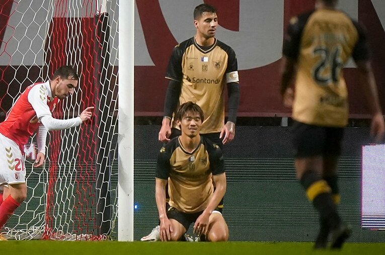 国内カップでのブラガ戦では0－1で敗戦を喫したサンタクララだが、守田英正はしっかりと出場機会を得ている ／ photograph by Global Imagens/AFLO