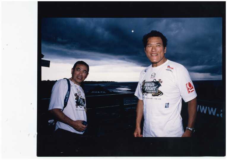 若き日のアントニオ猪木と実弟・啓介さん／猪木啓介氏提供