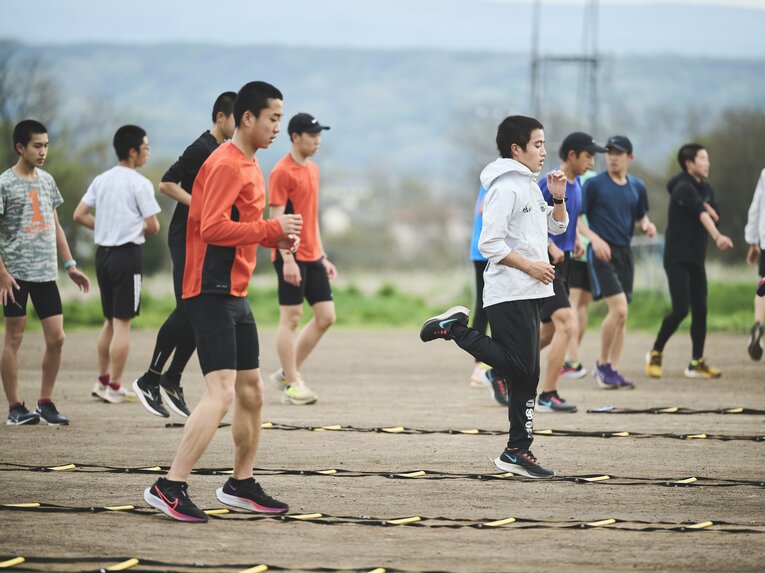 強豪・佐久長聖高校の練習。走る以外のトレーニングにも注力しているという　©Yuki Suenaga