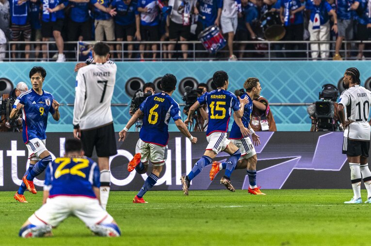 同点ゴールを決めた堂安律　©Takuya Sugiyama/JMPA