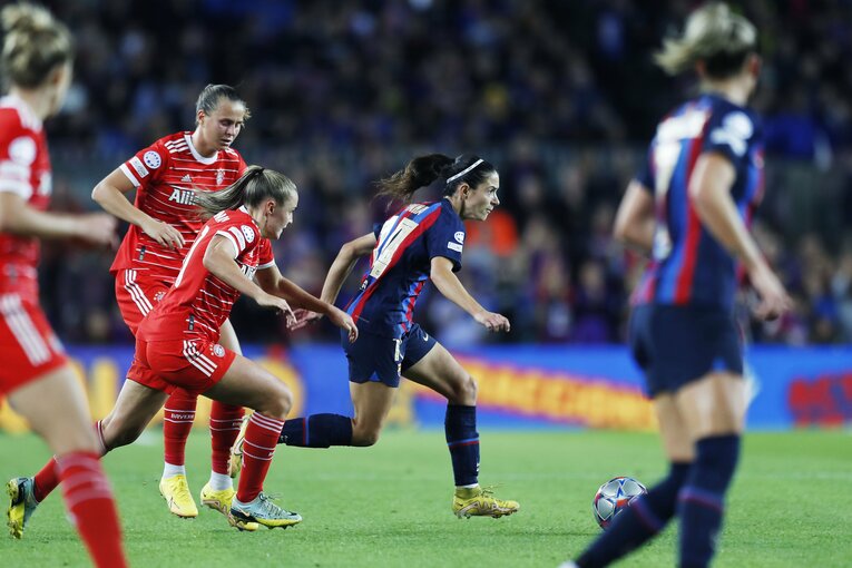 W杯ブラジル戦のウラで「バルサ女子がカンプノウで4万6967人」盛況なワケ… メッシ後に君臨する“女王”、熊谷紗希が見せた悔しさ(18)