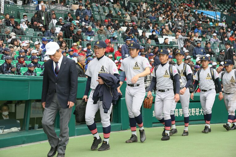 青森山田・兜森監督の2016年センバツ出場時　©Ryuki Matsuhashi