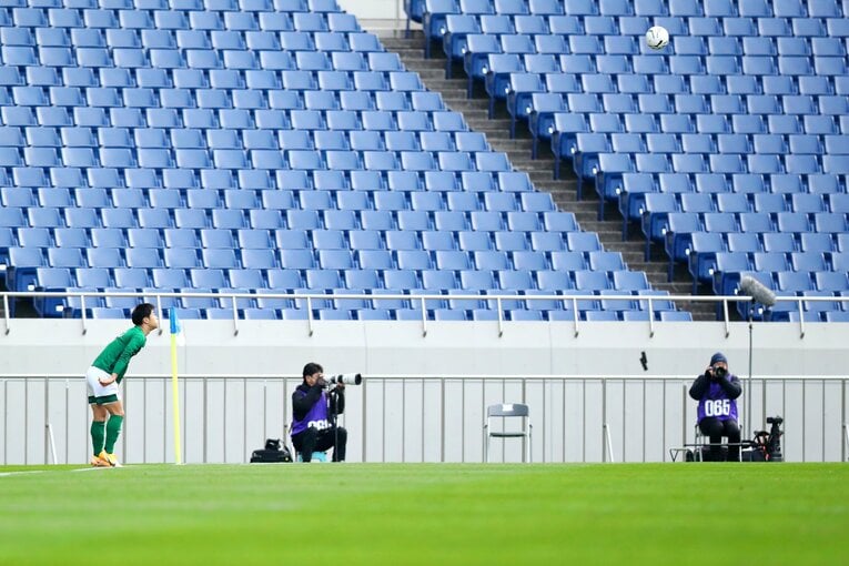 青森山田高の豪快ロングスロー【3枚目／全3枚】　©AFLO