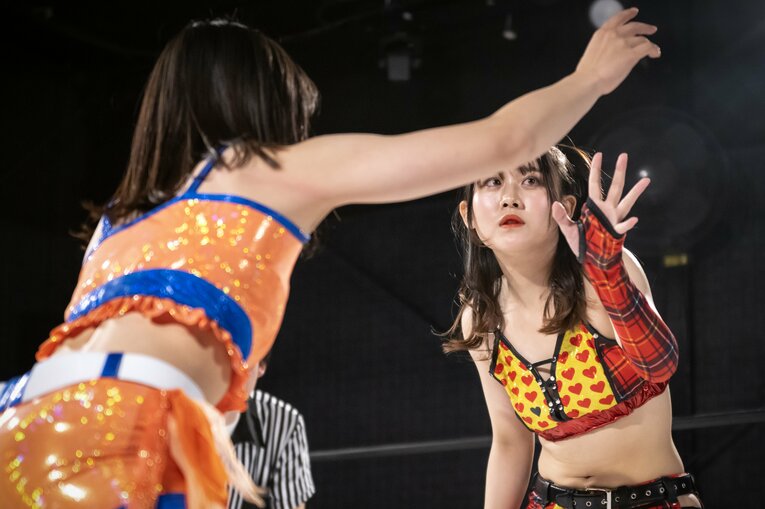 「ぶりっ子キャラだし、なにこの子って（笑）」慶應大、異例の“学生アイドルレスラー”はいかに生まれたか？ 無村架純が引退後に明かした本音(4)