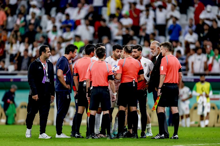 マテウ主審が担当したイランvsアメリカも“きな臭かった”　©Kiichi Matsumoto/JMPA