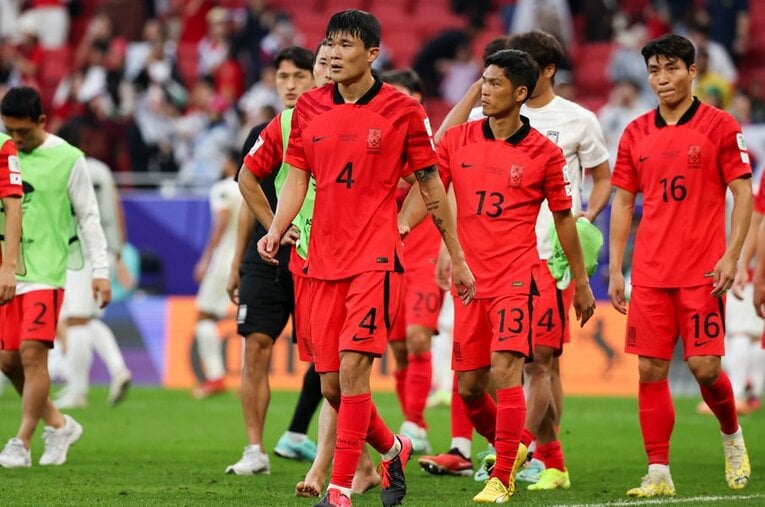 キム・ミンジェ（4番）など欧州で活躍するタレントを擁する韓国代表。グループ1位通過を決めたかったが、ヨルダン戦は負けに等しいドロー決着となった ／ photograph by Getty Images