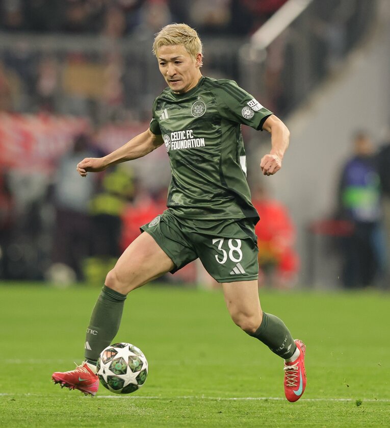 【前田大然の「たくましすぎる太もも」】バイエルン戦、前側もムキムキ（全3枚中の2枚目）　©Getty Images