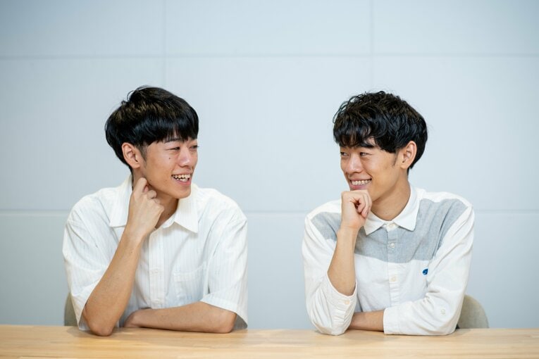 Numberカメラマンが撮り下ろした東問・東言兄弟の特別フォト集！【スワイプするとそのほかの写真もご覧になれます】　©Nanae Suzuki