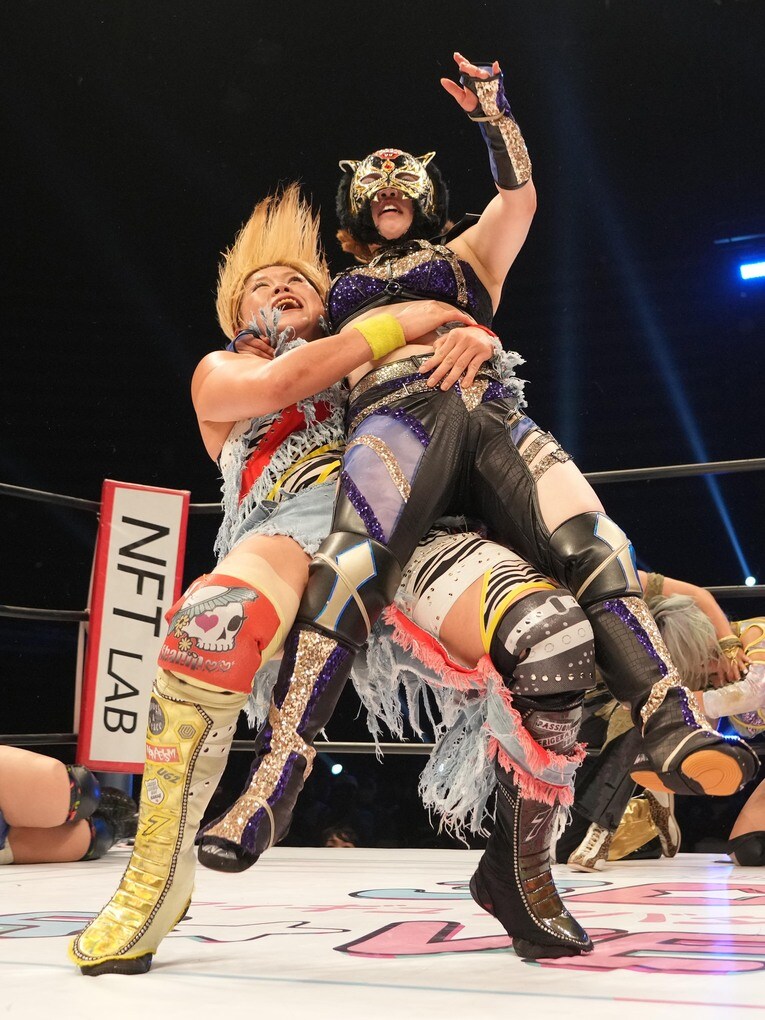 高橋奈七永はスターライト・キッドを引き抜いてバックドロップ