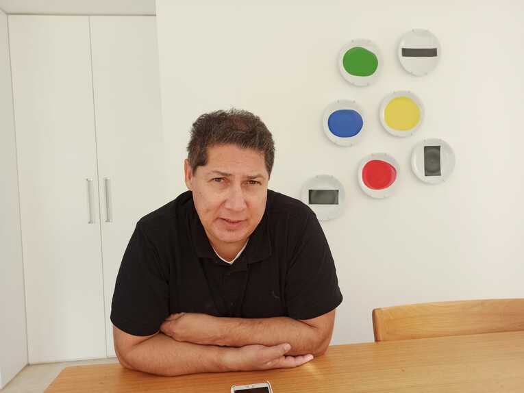 J開幕で大ブーム「ビスマルクのお祈りポーズ」実は日本でやり始めた？「カズはよく僕の家で寝てた（笑）」53歳の今、明かすウラ話(10)